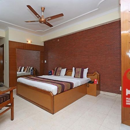 פארידבד Oyo Flagship 9554 Hotel Grand Plaza מראה חיצוני תמונה